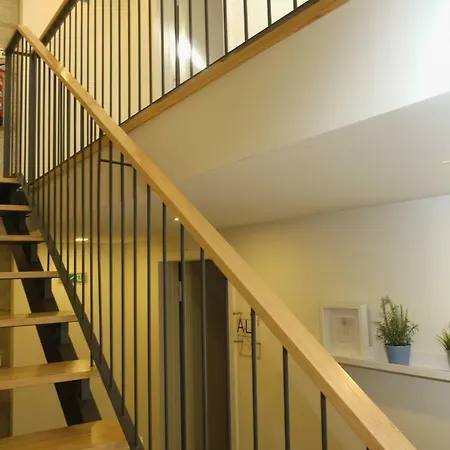 Oporto Wall Apartments アパート