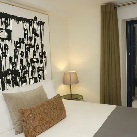 Oporto Wall Apartments