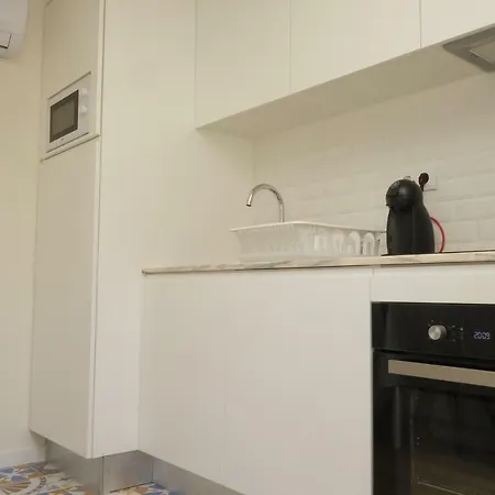 Oporto Wall Apartments *