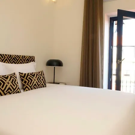 Oporto Wall Apartments *