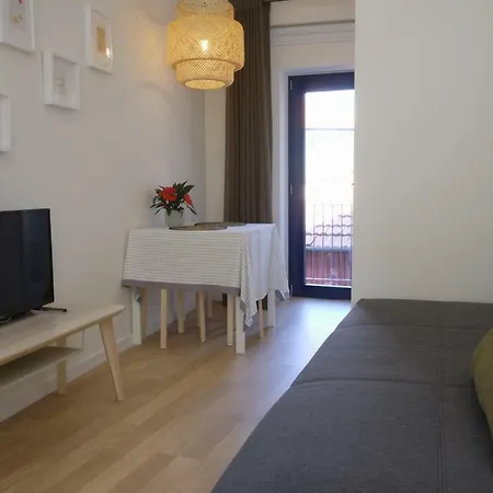 Oporto Wall Apartments *