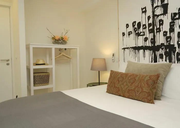 Oporto Wall Apartments