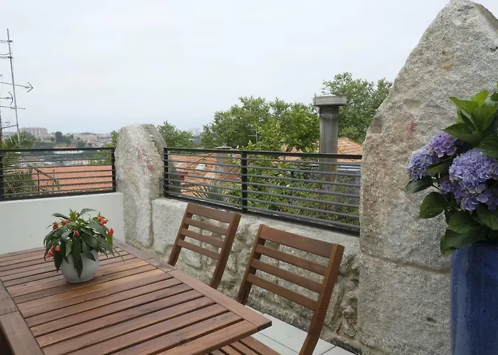 Oporto Wall Apartments *