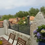Oporto Wall Apartments
