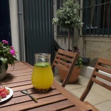 Апартаменты Oporto Wall Apartments Порту