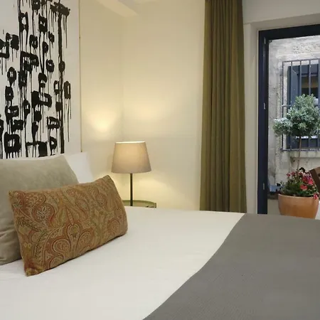 Oporto Wall Apartments Апартаменты *