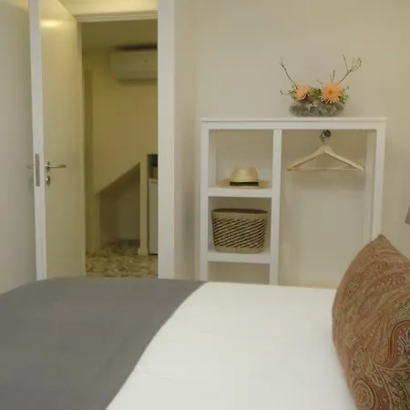 Апартаменты Oporto Wall Apartments Порту