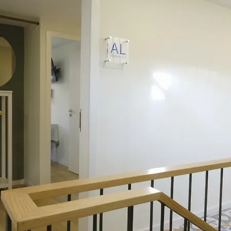 Oporto Wall Apartments Апартаменты *