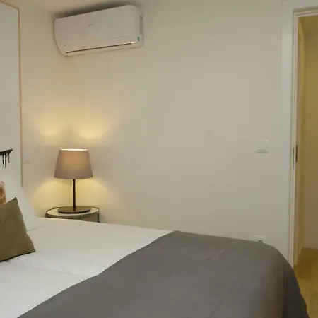 Oporto Wall Apartments Порту