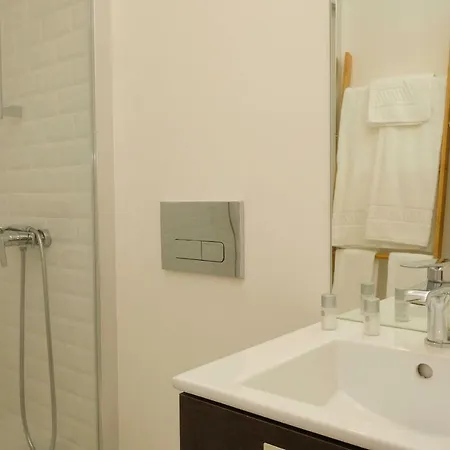 Апартаменты Oporto Wall Apartments *