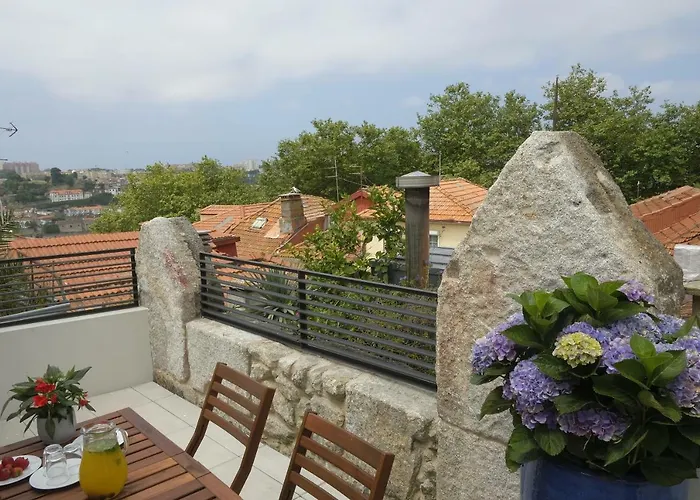 Oporto Wall Apartments