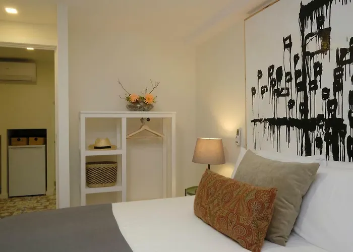 Oporto Wall Apartments