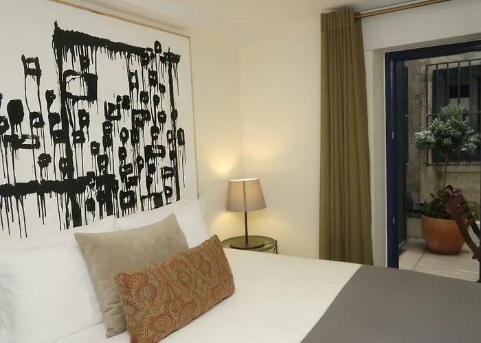 Oporto Wall Apartments